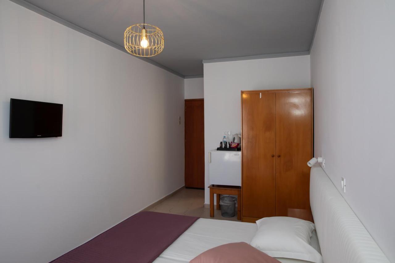 Sea Breeze Hotel 2*